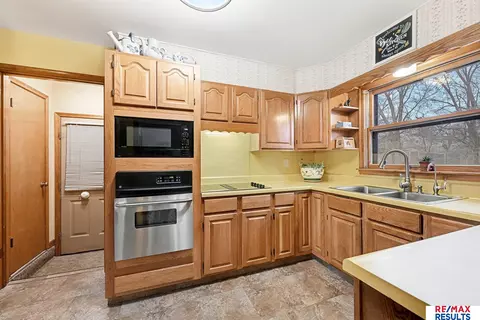 Kitchen - 1409 Freeman Dr, Bellevue, NE 68005 photo 2 of 3