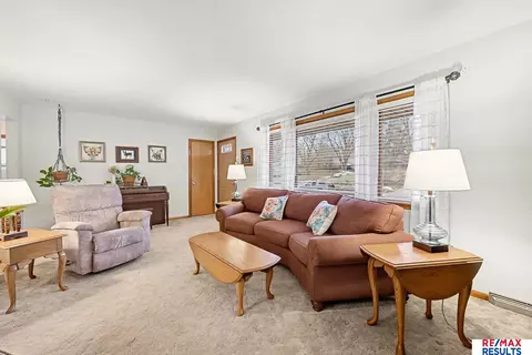 Living - 1409 Freeman Dr, Bellevue, NE 68005 photo 2 of 4