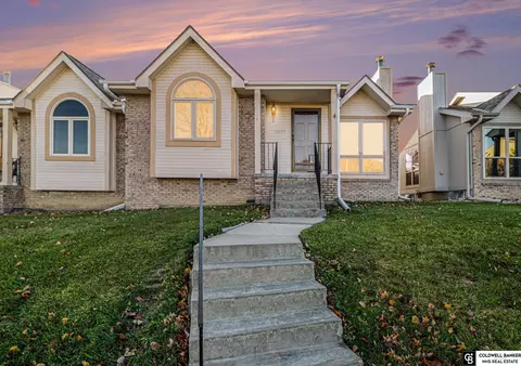 12806 S 28th Ave, Bellevue, NE 68123