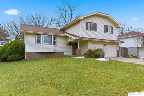 2103 Morrie Dr, Bellevue, NE 68123