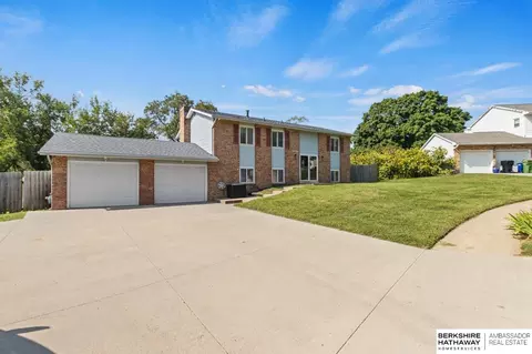 1511 Lorraine Ave, Bellevue, NE 68005