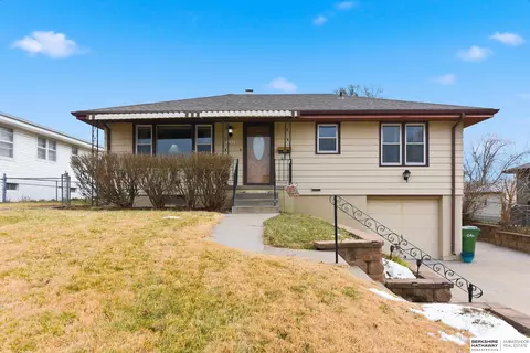 7007 S 41st Ave, Bellevue, NE 68147