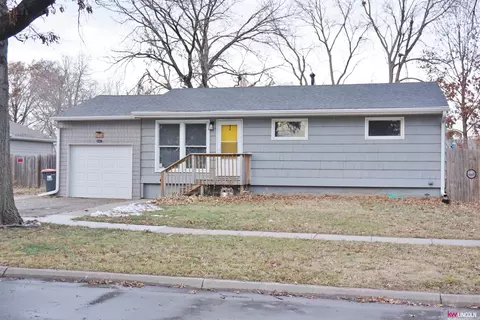 240 W Saunders Ave, Lincoln, NE 68521