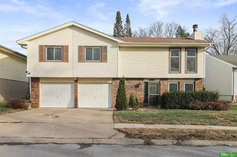 6023 N 110th Cir, Omaha, NE 68164