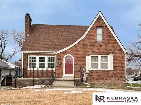 6152 Hickory St, Omaha, NE 68106