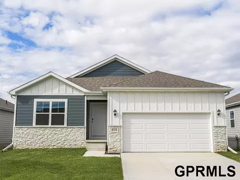 13006 S 66th Ave, Papillion, NE 68133