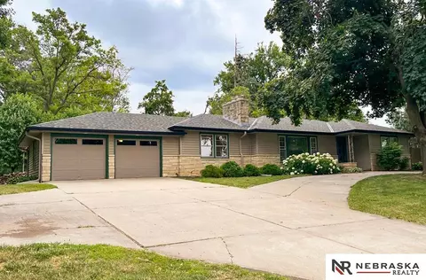 437 S 90th St, Omaha, NE 68114
