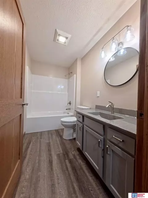 Bath - 308 E Amity St, Clarks, NE 68628 photo 4 of 4
