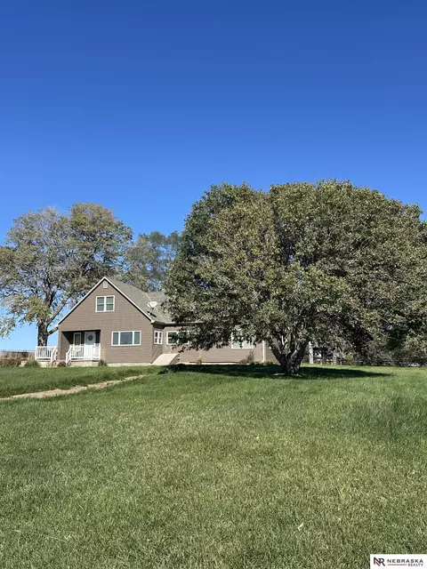 7406 66th St, Nehawka, NE 68413