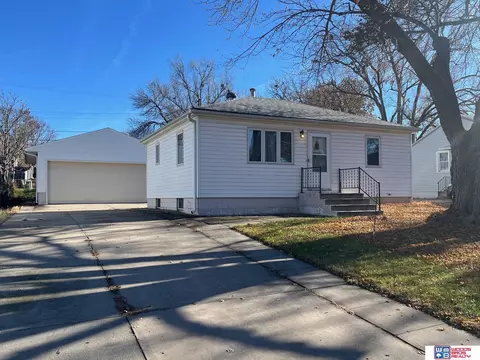 4120 Lewis Ave, Lincoln, NE 68521