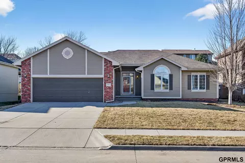 11912 S 48 St, Bellevue, NE 68123