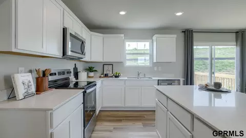 Kitchen - 13705 Vane St, Omaha, NE 68142 photo 1 of 1