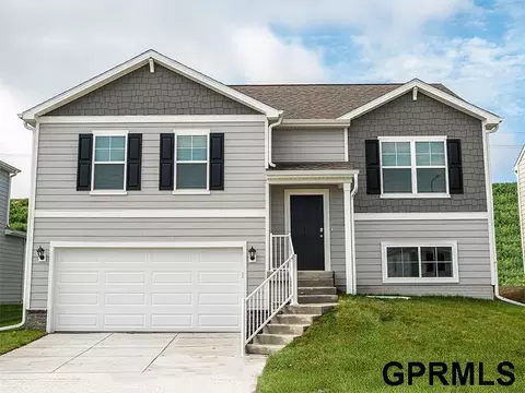 13701 Vane St, Omaha, NE 68142