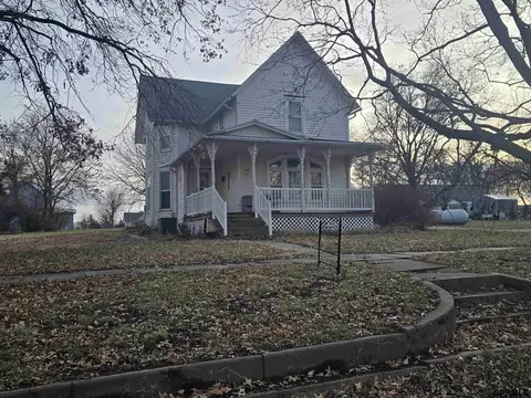 322 Hilton St, Diller, NE 68342
