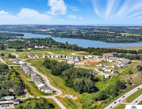 7602 N 95th Cir, Omaha, NE 68122