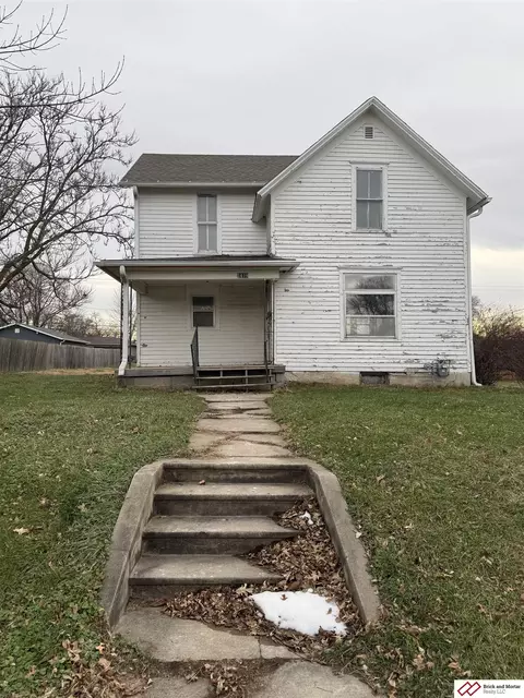 1419 Grant St, Beatrice, NE 68310 photo 3