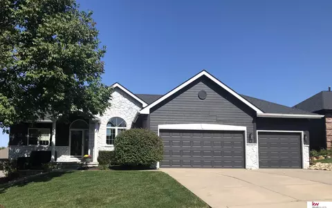 17020 Erskine St, Omaha, NE 68116