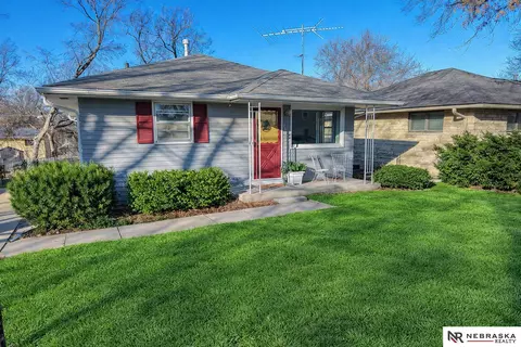 2519 S 54th St, Lincoln, NE 68506