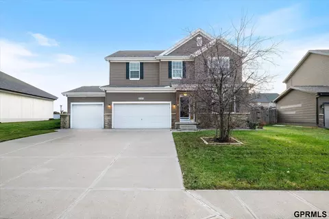 2309 Alexandria Rd, Papillion, NE 68133