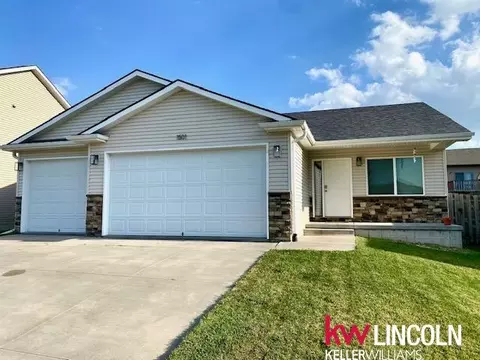 1501 W Silverado Dr, Lincoln, NE 68521