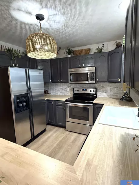 Kitchen - 1408 Ashland Ave, Beatrice, NE 68310 photo 5 of 6