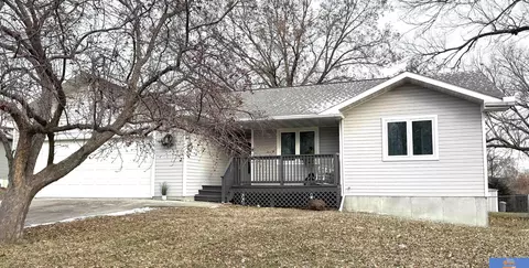 Exterior - 1408 Ashland Ave, Beatrice, NE 68310 photo 3 of 10
