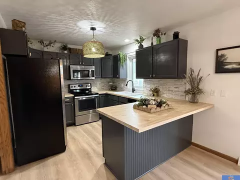 Kitchen - 1408 Ashland Ave, Beatrice, NE 68310 photo 3 of 6
