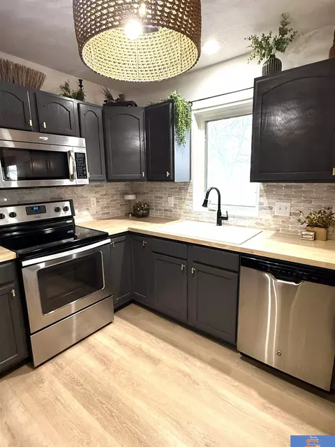 Kitchen - 1408 Ashland Ave, Beatrice, NE 68310 photo 4 of 6