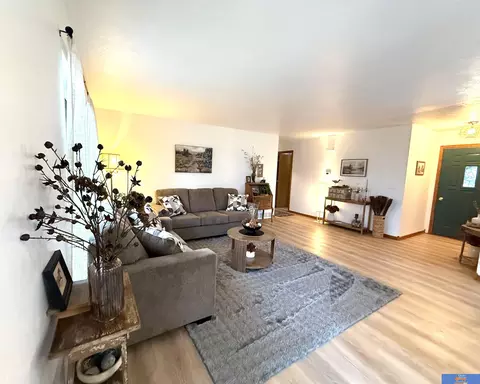 Living - 1408 Ashland Ave, Beatrice, NE 68310 photo 4 of 6
