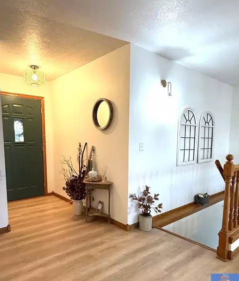 Entry Way - 1408 Ashland Ave, Beatrice, NE 68310 photo 2 of 3
