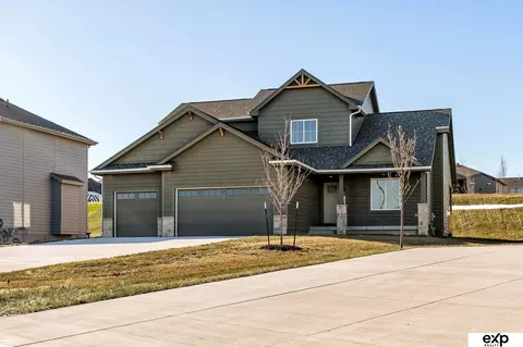 10202 S 184th St, Omaha, NE 68136