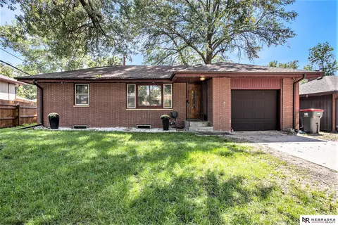 6121 Colby St, Lincoln, NE 68505