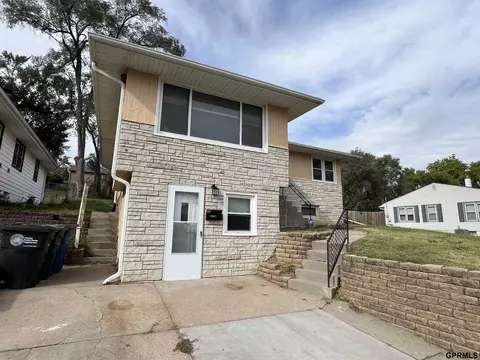 2326 N 67 St, Omaha, NE 68104