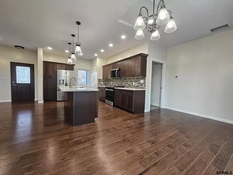 Kitchen - 811 S Saunders Ave, Sutton, NE 68979 photo 3 of 4