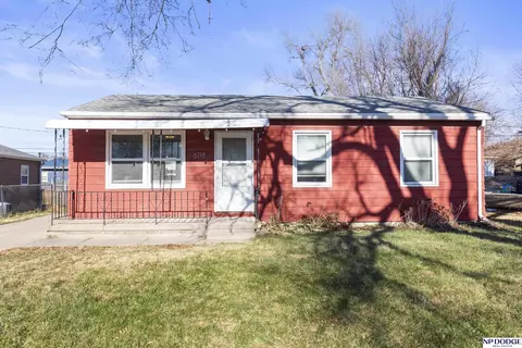 6118 Patterson St, Omaha, NE 68117