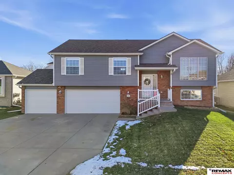 2825 Omalley Dr, Lincoln, NE 68516