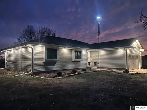 3703 Marie St, Bellevue, NE 68147