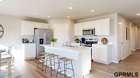 Kitchen - 17031 Craig St, Bennington, NE 68007 photo 1 of 2