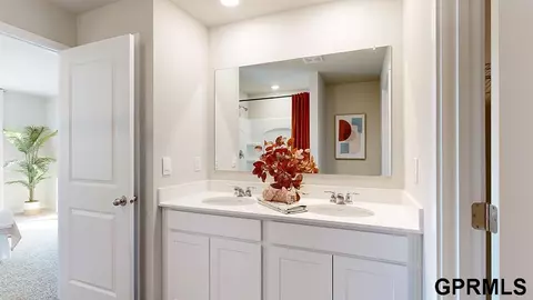 Bath - 17031 Craig St, Bennington, NE 68007 photo 1 of 4