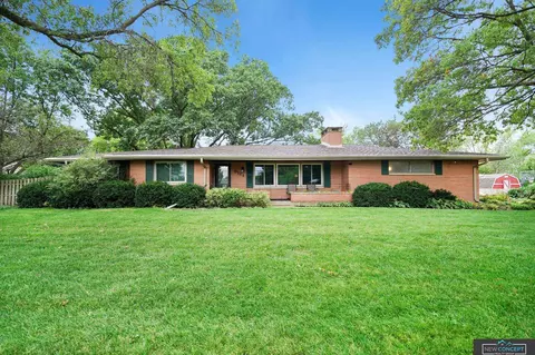 8121 A St, Lincoln, NE 68510