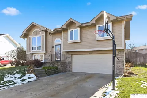 3413 S 152 St, Omaha, NE 68144