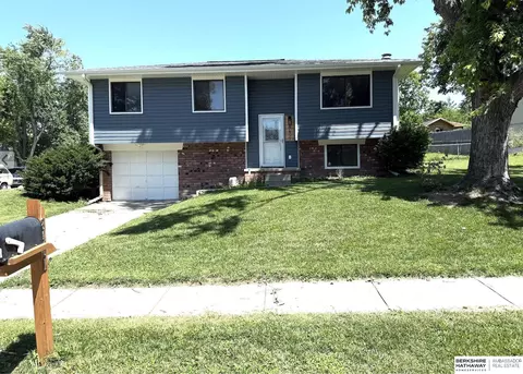 8401 S 139th Cir, Omaha, NE 68138