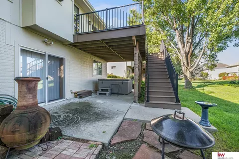 Exterior - 16632 Olive St, Omaha, NE 68136 photo 5 of 7