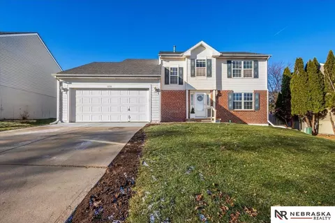 11716 S 28th St, Bellevue, NE 68123