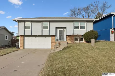 15334 Polk Cir, Omaha, NE 68137