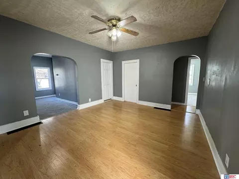 310 Thayer St, Beatrice, NE 68310 photo 3