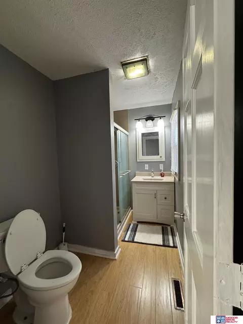 310 Thayer St, Beatrice, NE 68310 photo 26