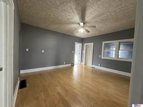 310 Thayer St, Beatrice, NE 68310 photo 5