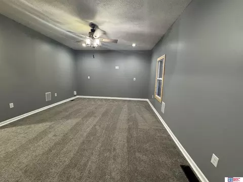 310 Thayer St, Beatrice, NE 68310 photo 12