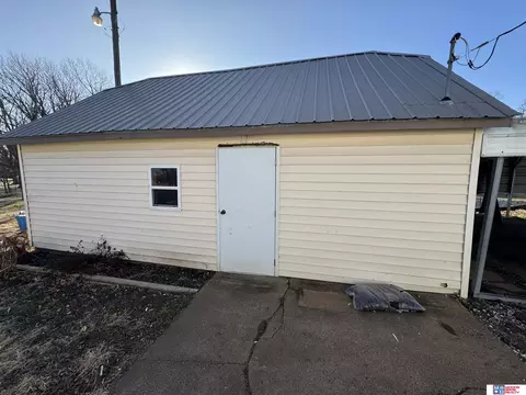 310 Thayer St, Beatrice, NE 68310 photo 29